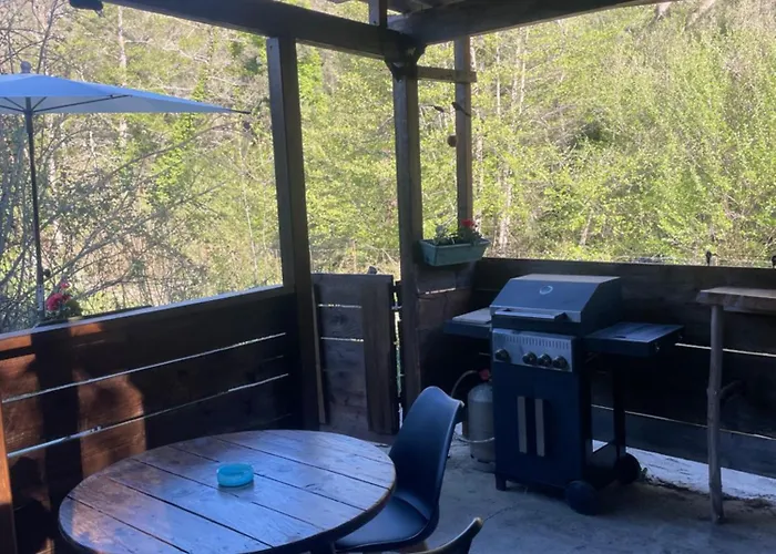 Cabane Farm stay Olivese